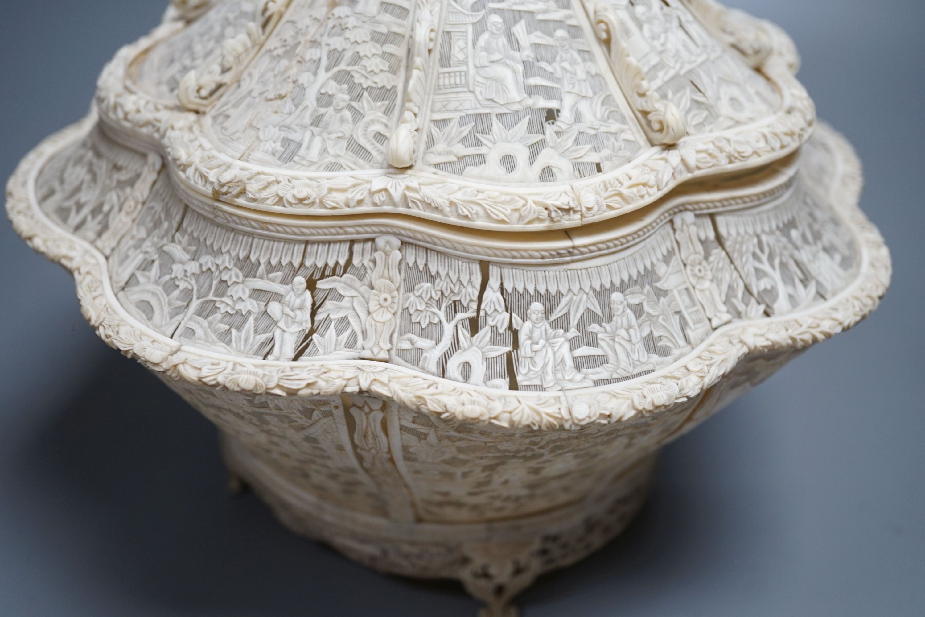 A Chinese finely pierced ivory lobed box and cover, circa 1800, 22cm